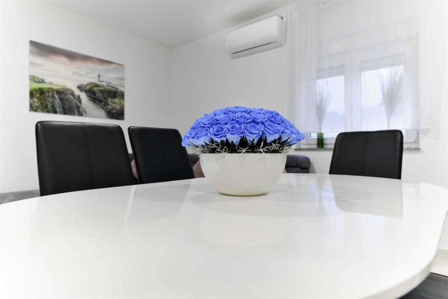 CROWONDER Villa Smile with Swimming Pool