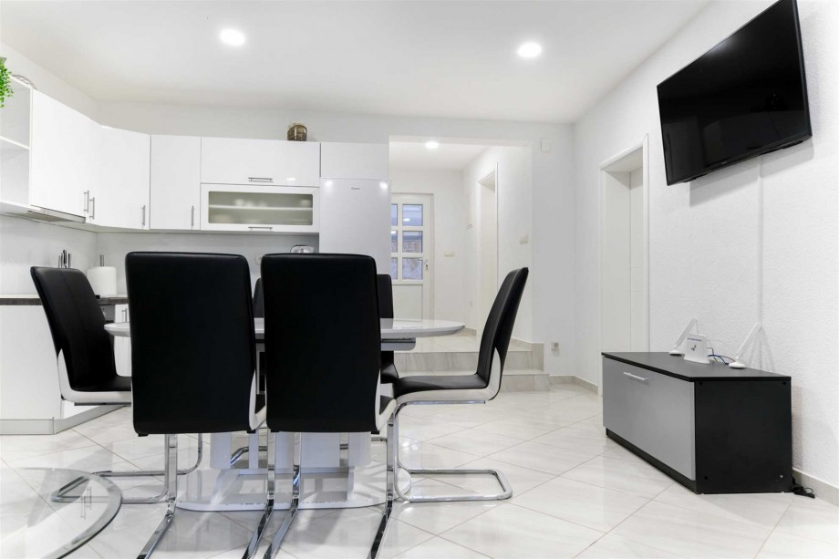 CROWONDER Villa Smile with Swimming Pool