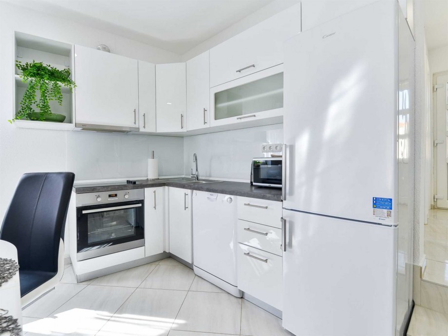 CROWONDER Villa Smile with Swimming Pool