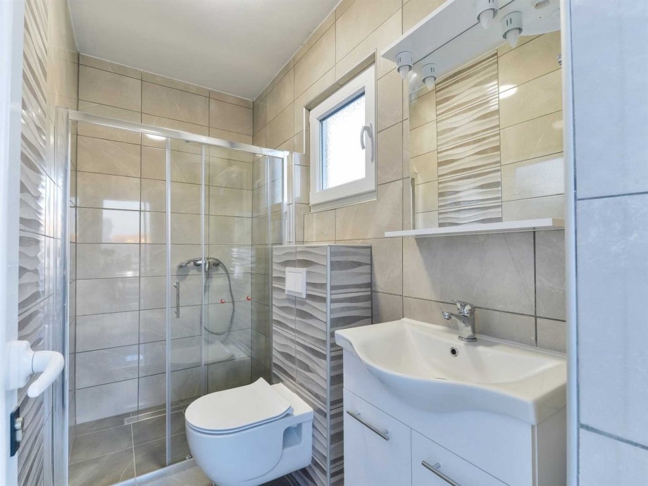 CROWONDER Villa Smile with Swimming Pool