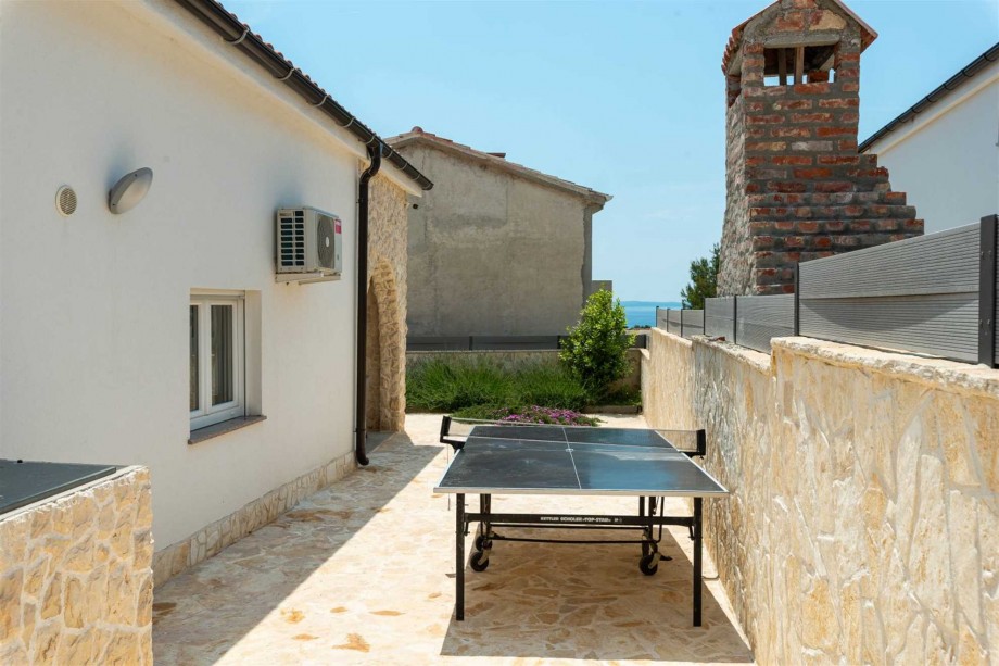 CROWONDER Villa Smile with Swimming Pool