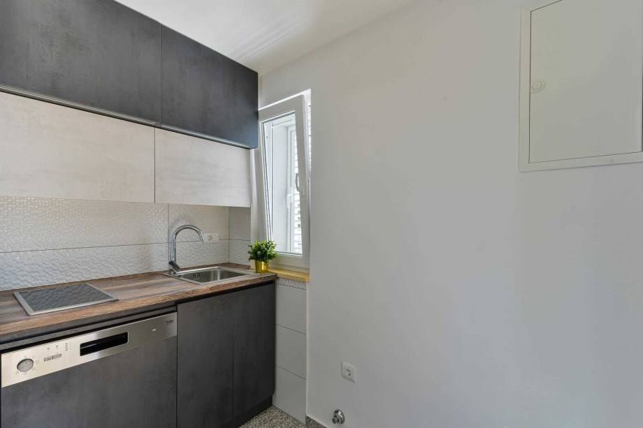 CROWONDER Villa Nika with Heated Swimming Pool, Jacuzzi and Sauna