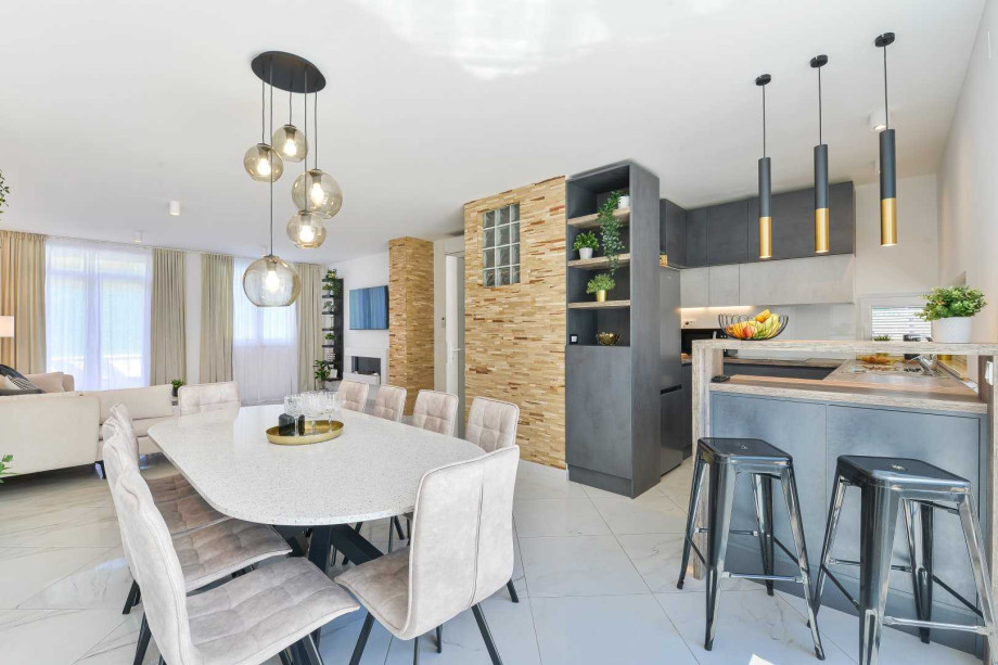 CROWONDER Villa Nika with Heated Swimming Pool, Jacuzzi and Sauna