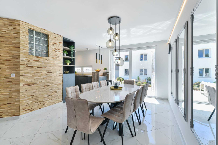 CROWONDER Villa Nika with Heated Swimming Pool, Jacuzzi and Sauna