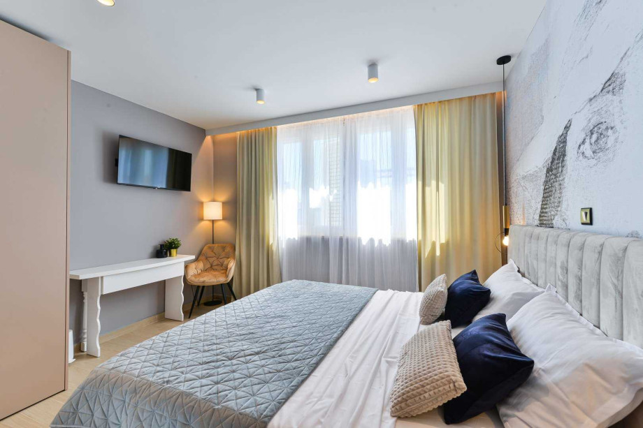 CROWONDER Villa Nika with Heated Swimming Pool, Jacuzzi and Sauna