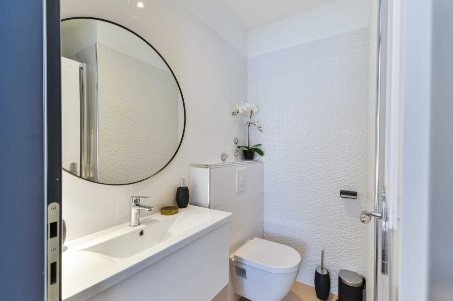 CROWONDER Villa Nika with Heated Swimming Pool, Jacuzzi and Sauna