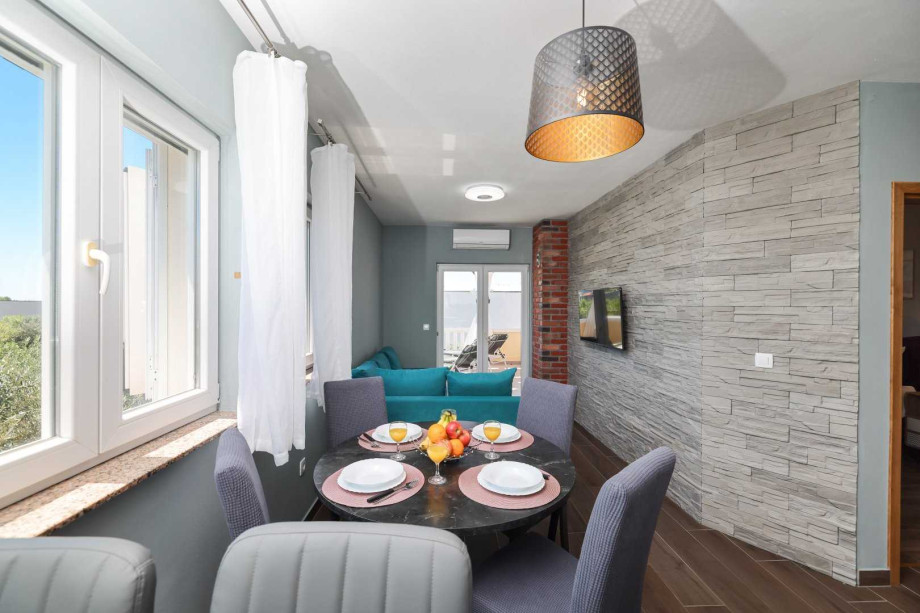 CROWONDER Sunset Apartments - Apartment A1 with Jacuzzi and Sea View