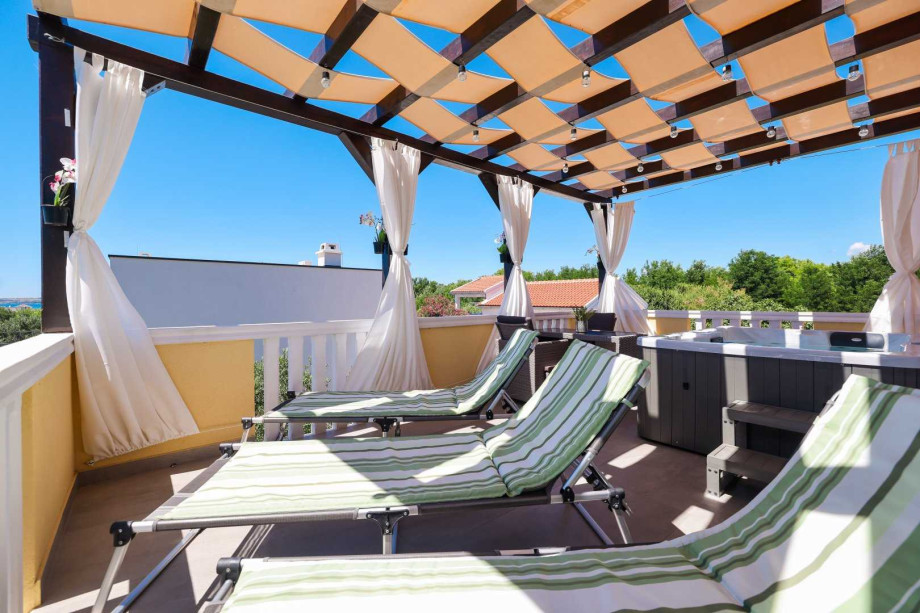 CROWONDER Sunset Apartments - Apartment A1 with Jacuzzi and Sea View