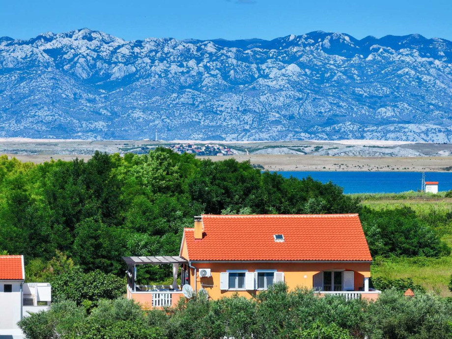 CROWONDER Sunset Apartments - Apartment A1 with Jacuzzi and Sea View