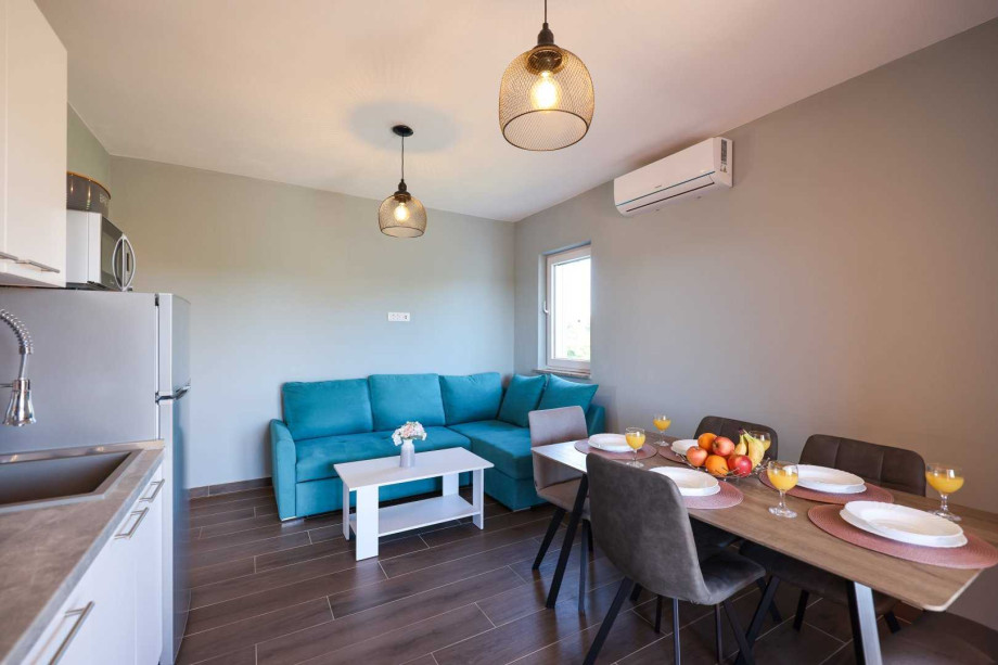 CROWONDER Sunset Apartments - Apartment A2