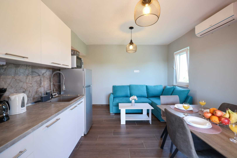 CROWONDER Sunset Apartments - Apartment A2