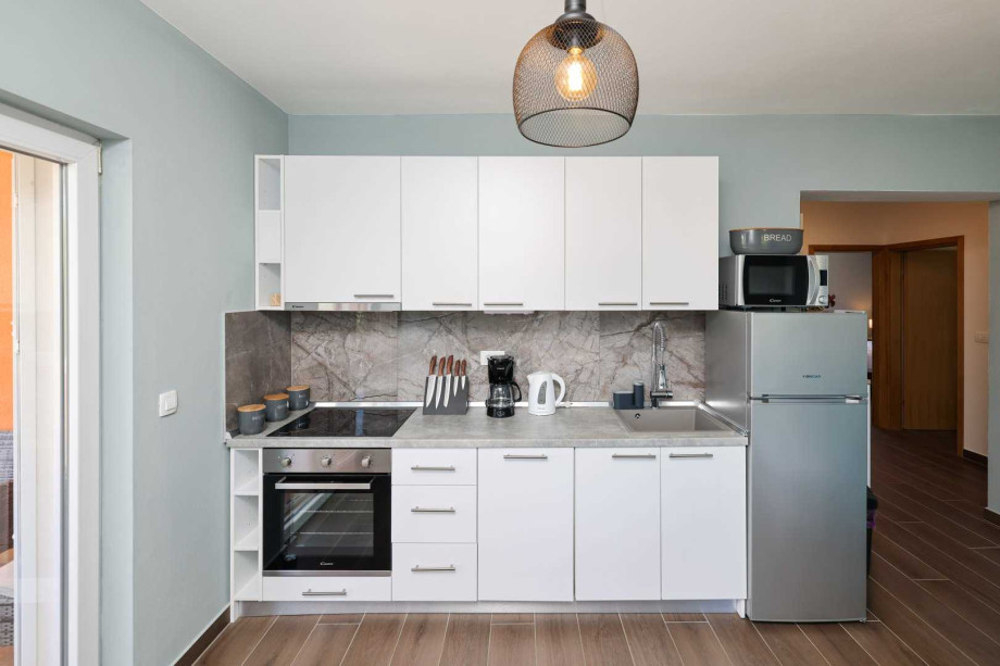 CROWONDER Sunset Apartments - Apartment A2