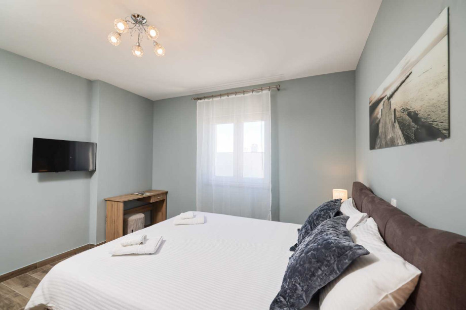 CROWONDER Sunset Apartments - Apartment A2