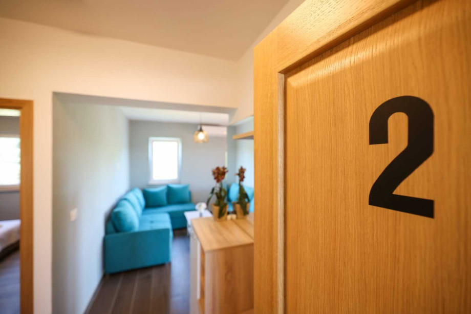 CROWONDER Sunset Apartments - Apartment A2