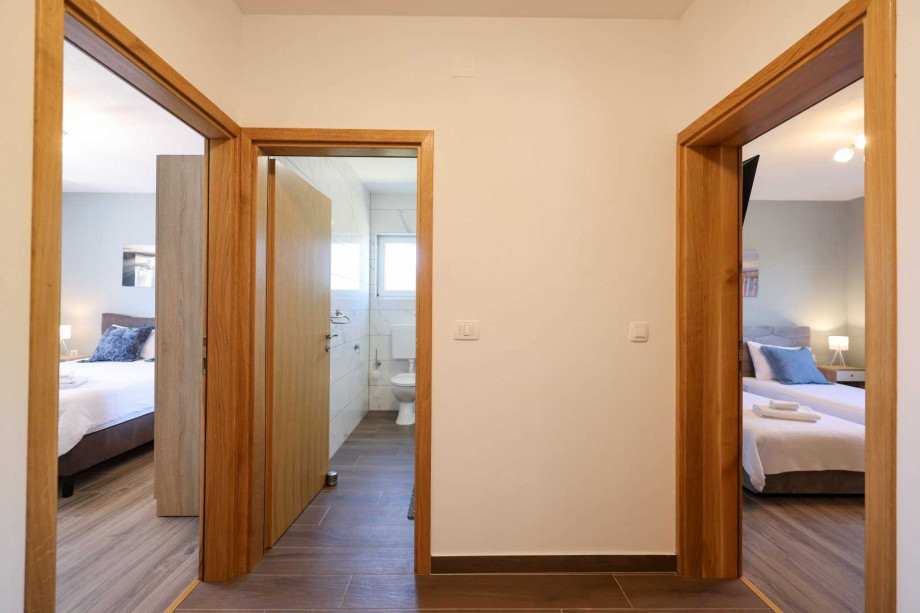 CROWONDER Sunset Apartments - Apartment A2