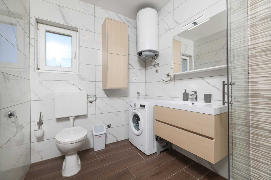 CROWONDER Sunset Apartments - Apartment A2