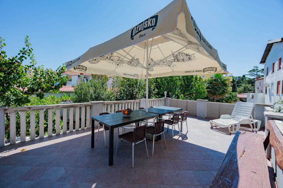 Crowonder Lucky Apartment A3