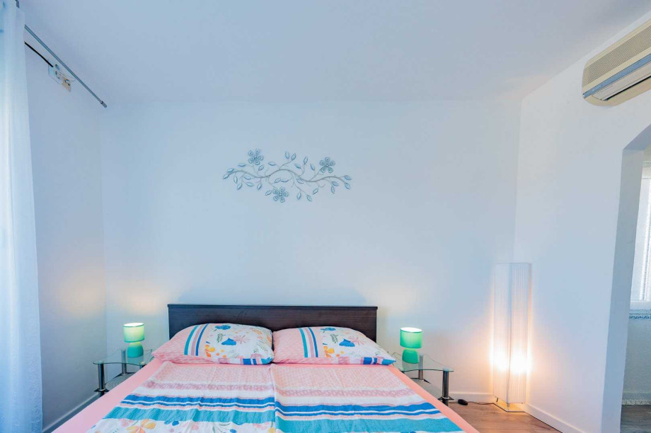 Crowonder Lucky Apartment A4  with swimming pool