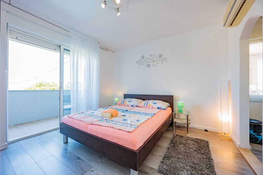 Crowonder Lucky Apartment A4  with swimming pool