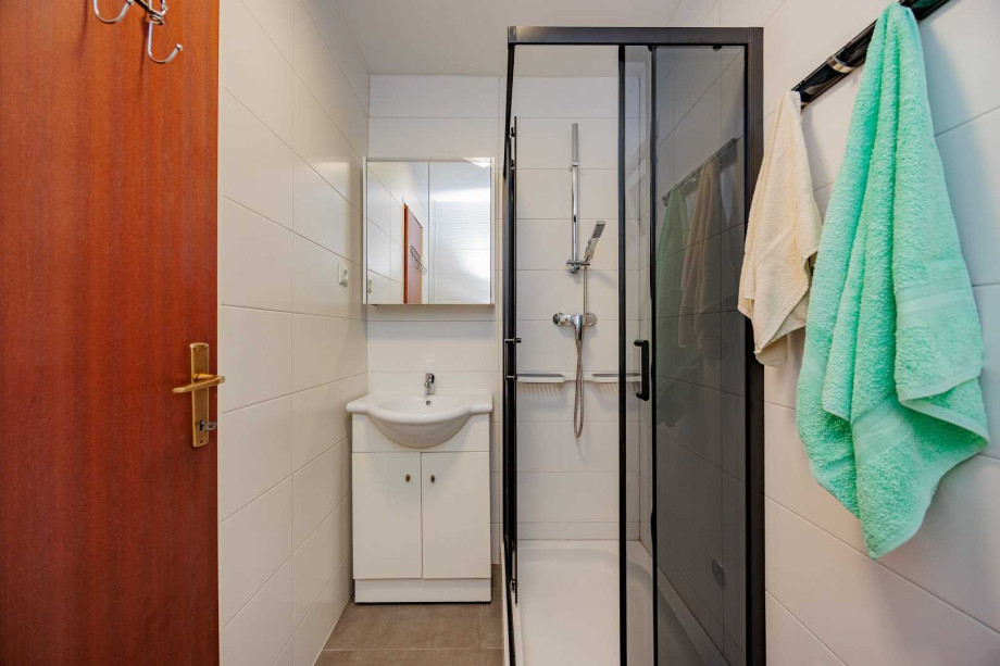 Crowonder Lucky Apartment A4  with swimming pool