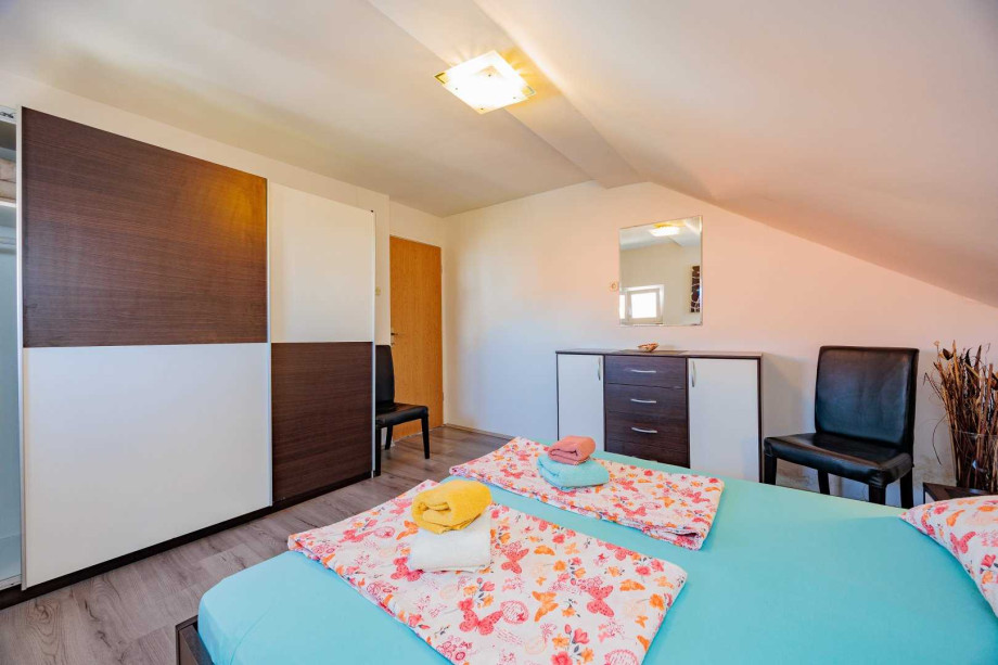 Crowonder Lucky Holiday House  with Swimming Pool