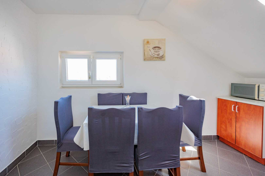 Crowonder Lucky Holiday House  with Swimming Pool
