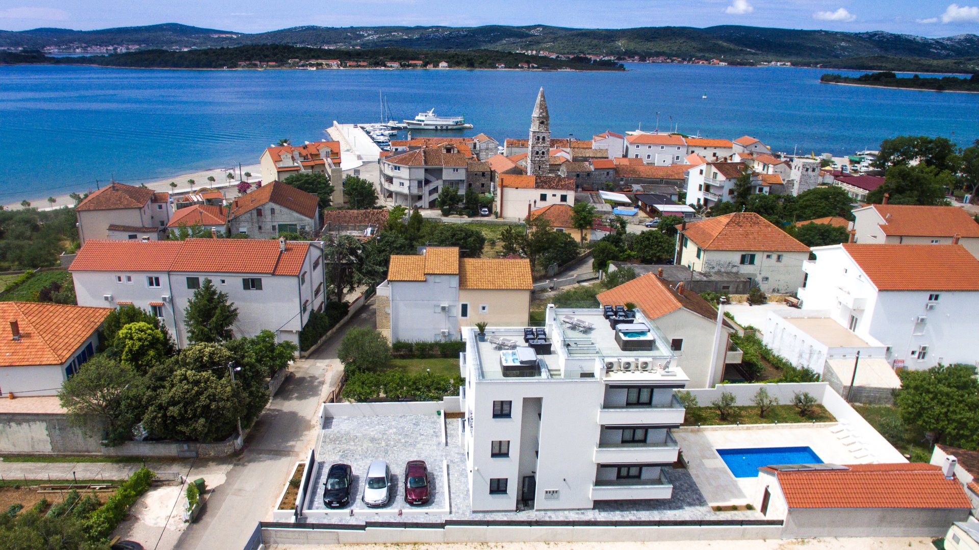 CROWONDER Villa Stella mit Swimmingpool, Sauna und zwei Whirlpools