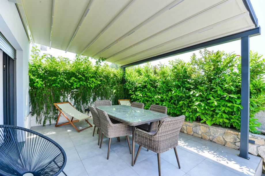 CROWONDER Adriatic Premium Villa Vodice near the beach