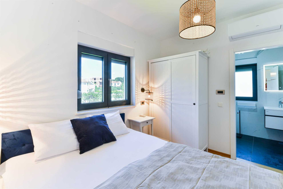 CROWONDER Adriatic Premium Villa Vodice near the beach