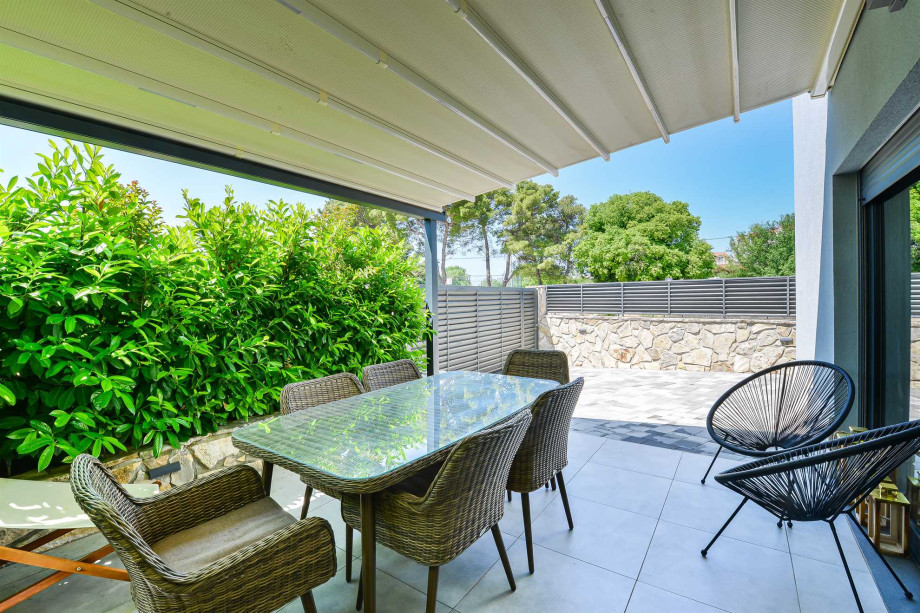 CROWONDER Adriatic Premium Villa Vodice near the beach