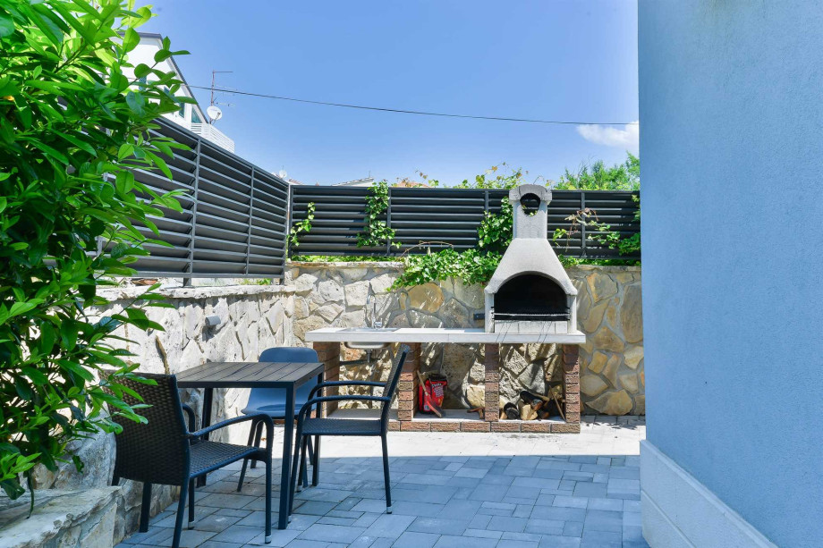 CROWONDER Adriatic Premium Villa Vodice near the beach