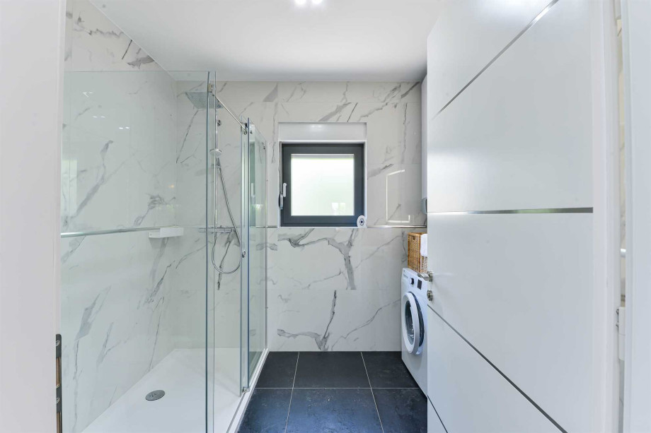 CROWONDER Adriatic Premium Villa Vodice near the beach