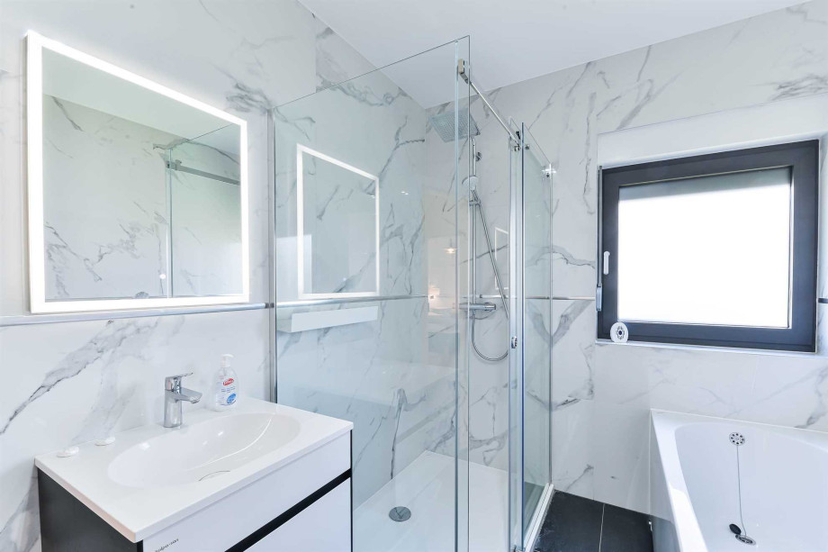 CROWONDER Adriatic Premium Villa Vodice near the beach