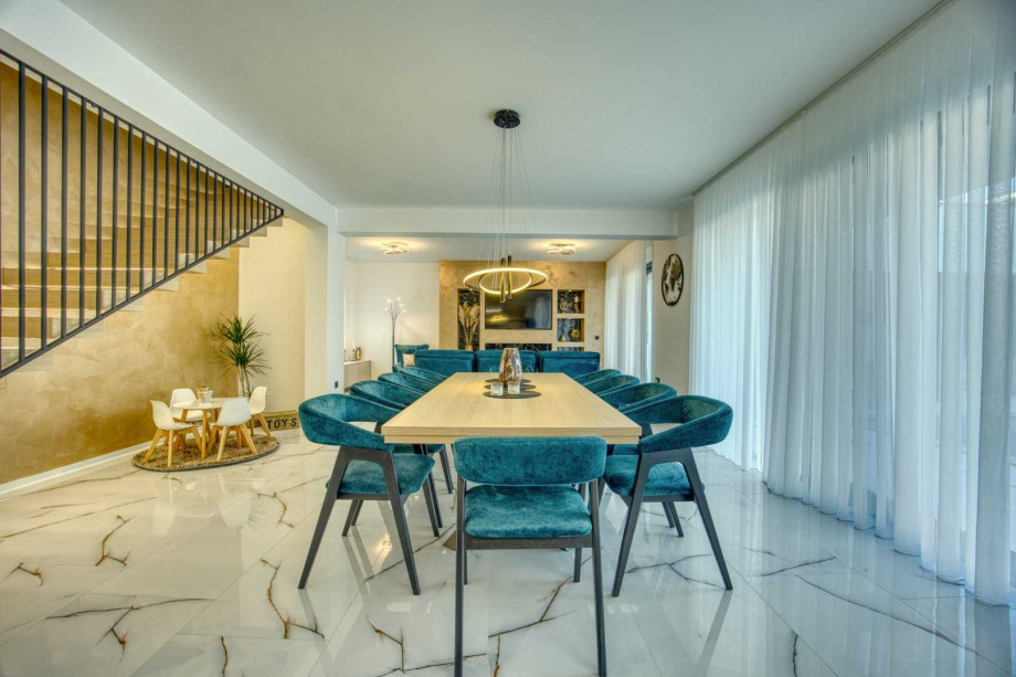 CROWONDER Villa Elena with Two Swimming Pools and Sauna