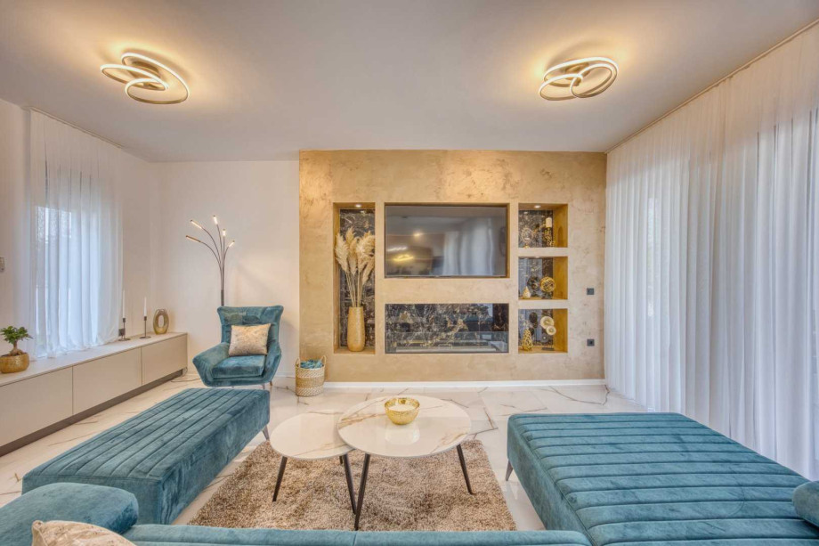 CROWONDER Villa Elena with Two Swimming Pools and Sauna