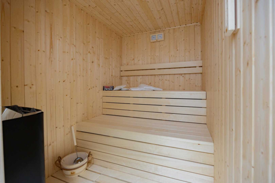 CROWONDER Villa Elena with Two Swimming Pools and Sauna