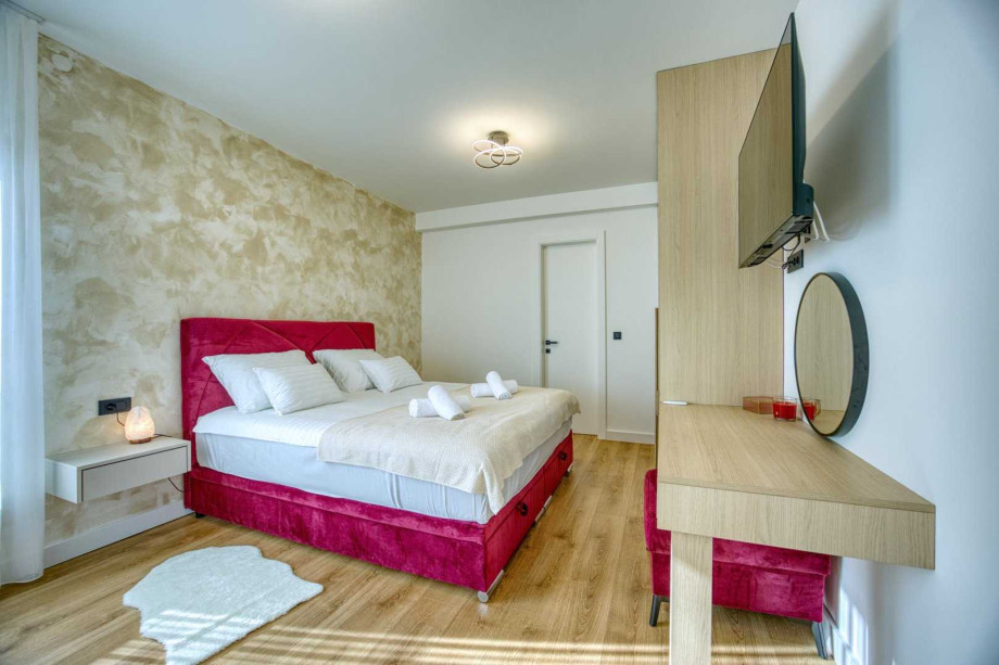 CROWONDER Villa Elena with Two Swimming Pools and Sauna