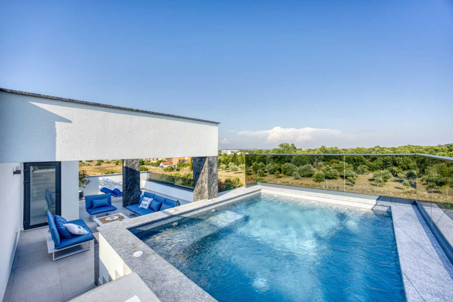 CROWONDER Villa Elena with Two Swimming Pools and Sauna