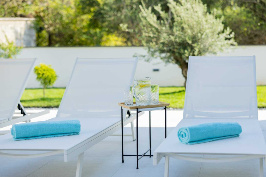 CROWONDER Villa Elena with Two Swimming Pools and Sauna