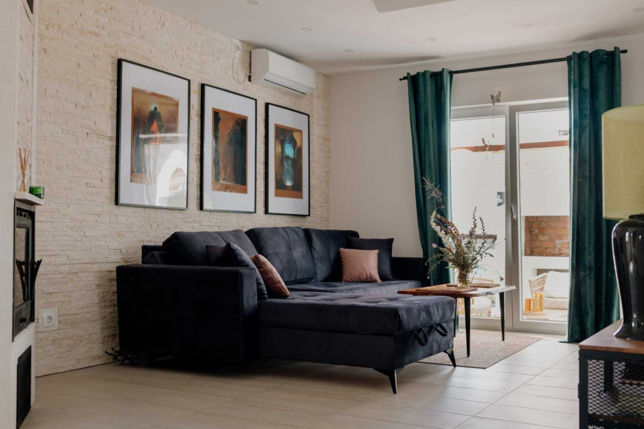 CROWONDER Villa Pinia with Swimming Pool