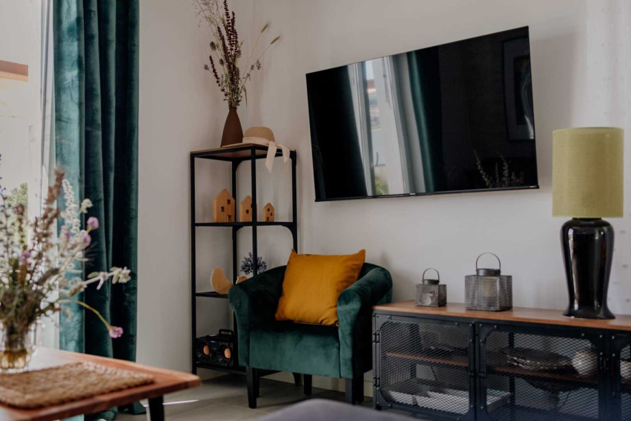 CROWONDER Villa Pinia with Swimming Pool