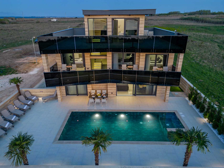 CROWONDER Villa Travera 2 z podgrzewanym basenem