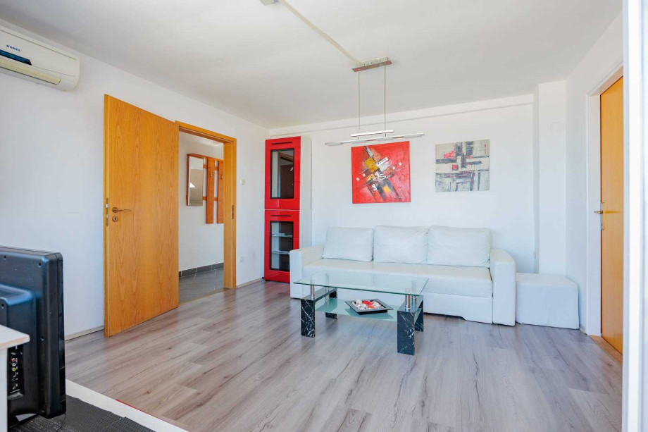 Crowonder Lucky Apartment A5  with Swimming Pool