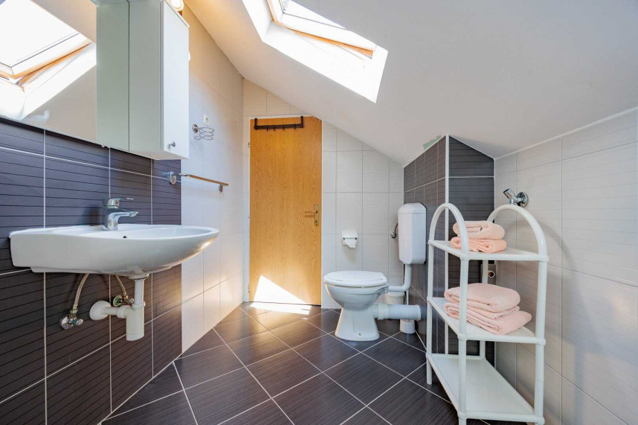 Crowonder Lucky Apartment A5  with Swimming Pool