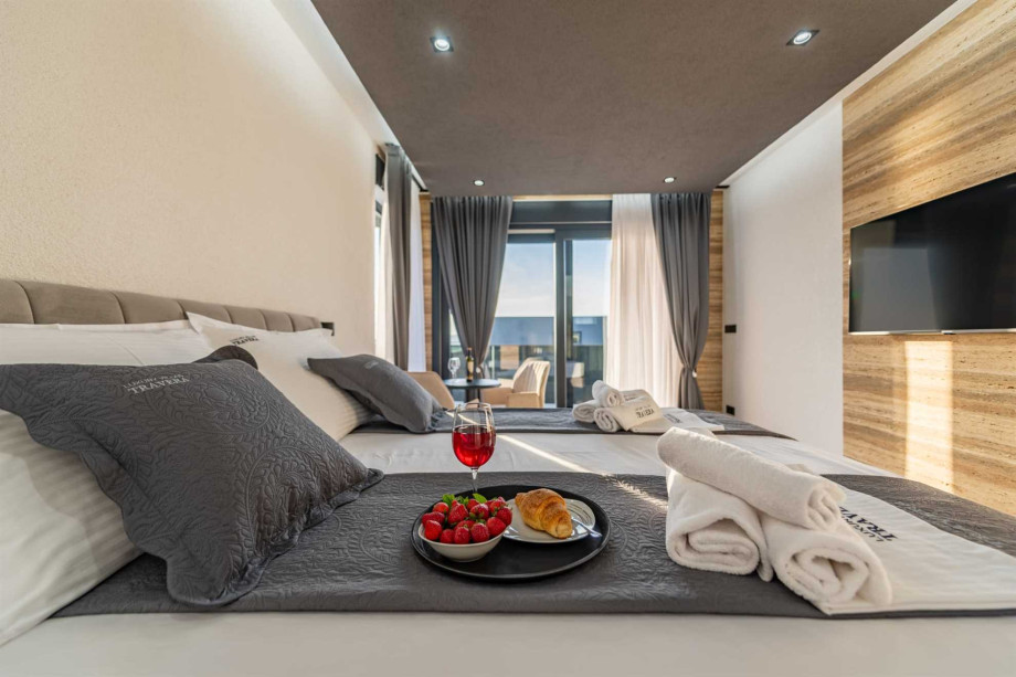 CROWONDER Villa Travera 1 with Heated Swimming Pool