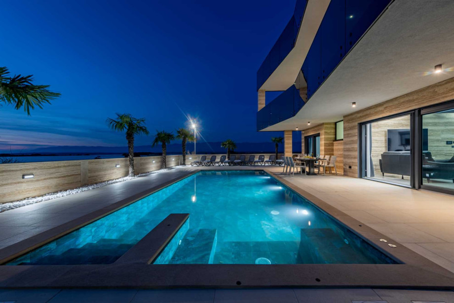 CROWONDER Villa Travera 1 with Heated Swimming Pool