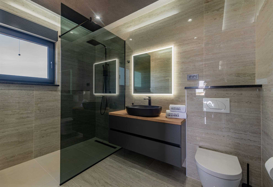 CROWONDER Villa Travera 1 with Heated Swimming Pool