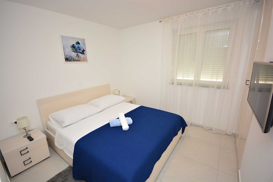 CROWONDER Luxury Toretta Apartment A2 with Swimming Pool