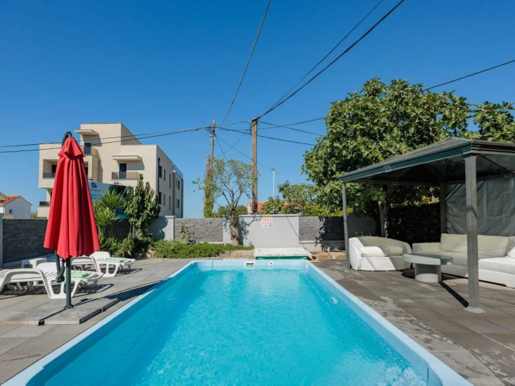 Crowonder Lucky Apartman A2 s bazenom