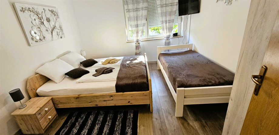 Crowonder Lucky Apartment A2 with Swimming Pool